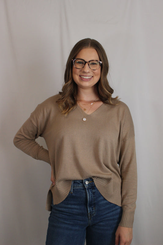 'Amelia' V-Neck Knit Top